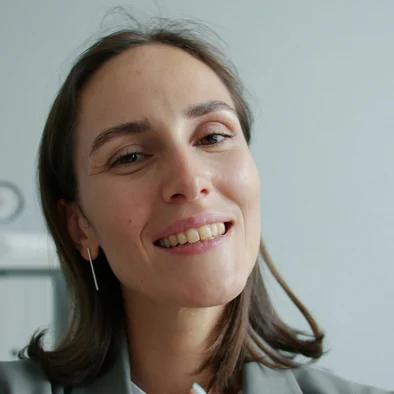 A candidate answering during a remote structured interview